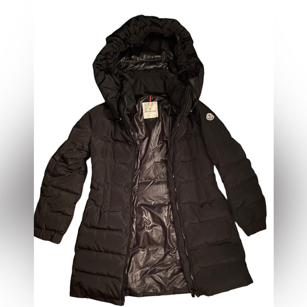 Moncler Womens Hooded Quilted Coat (preowned), in good condition Size:0